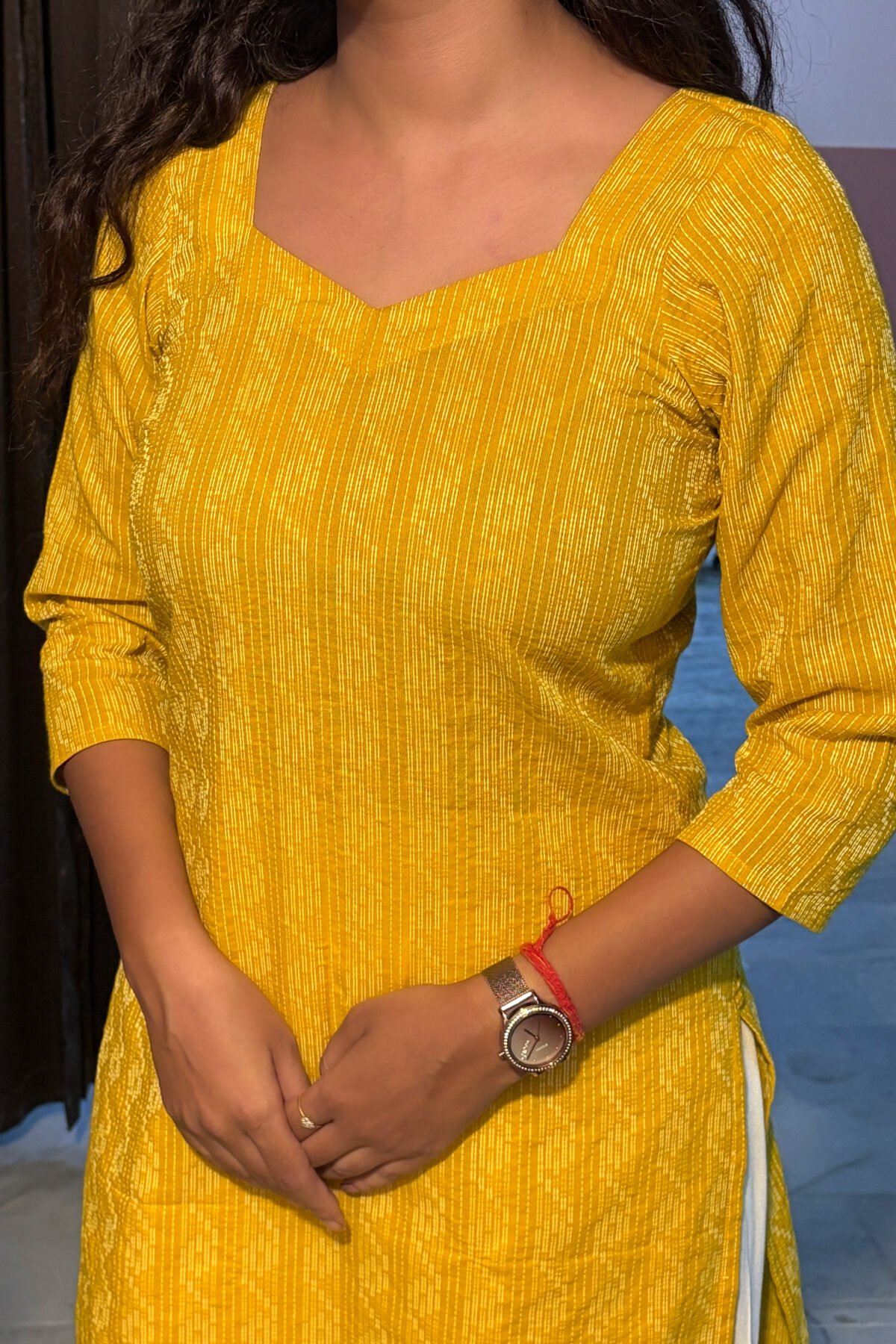 raktika kurti