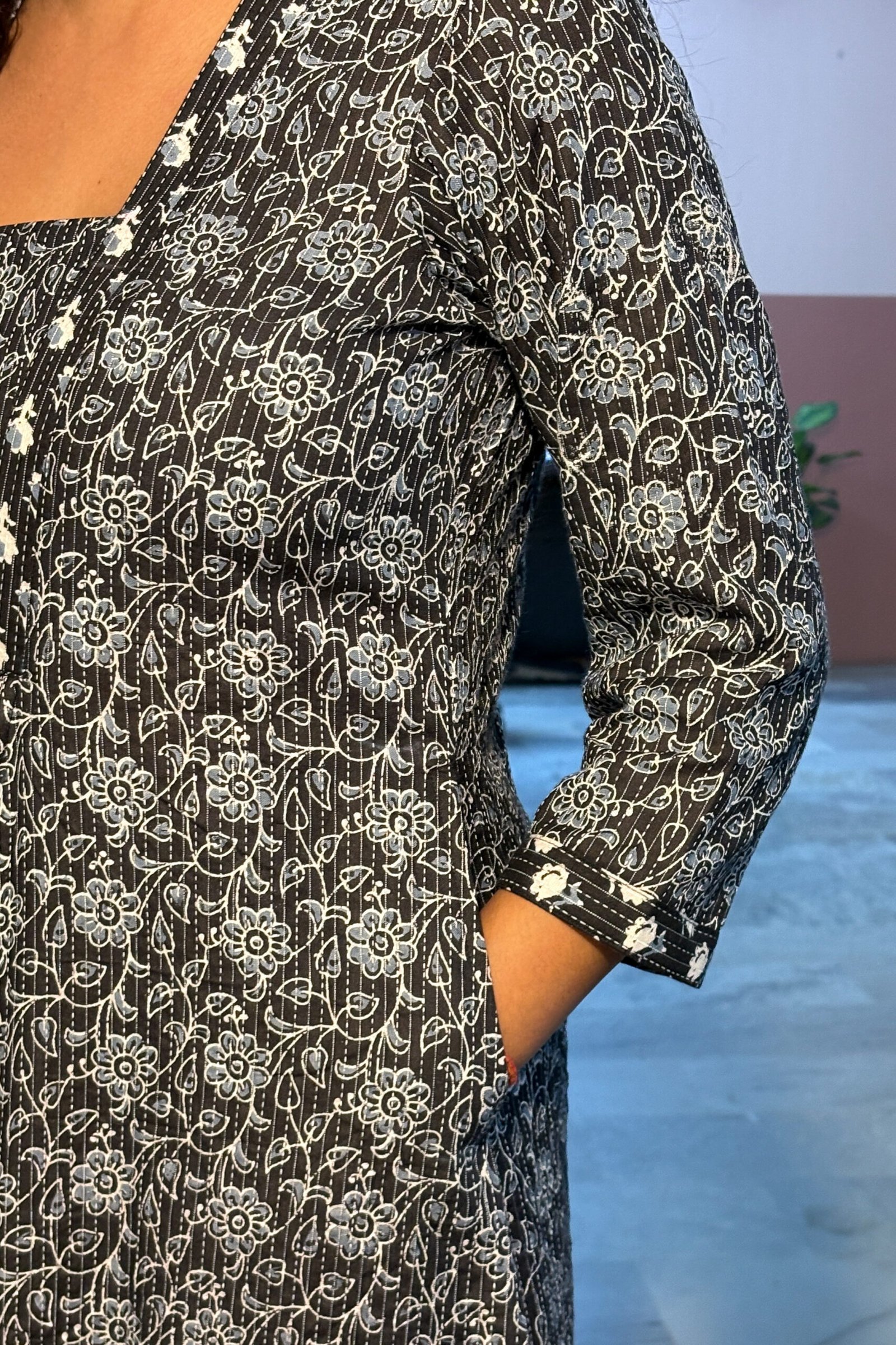 raktika kurti raktika kurti